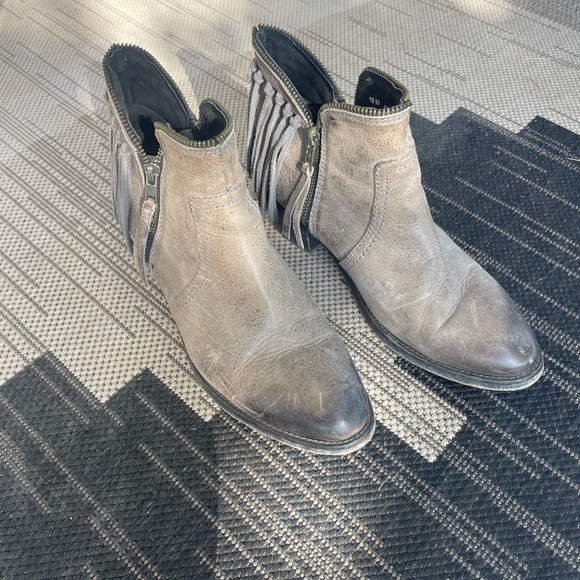 Grey fringe Corral Boots - Picture 2 of 7